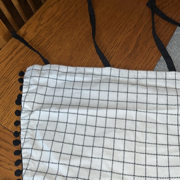 Black & White Christmas Tree Skirt NWOT - Picture 3 of 5